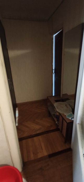 Сдам комнату женщине возле метро Дарница