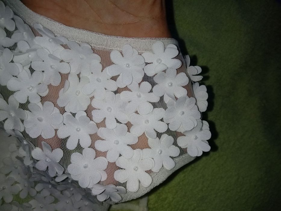 Biała sukienka kwiatki rozmiar M Butik