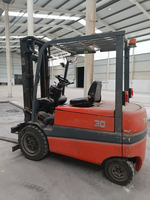 Empilhador elétrico Toyota FBMF 3000 kgs