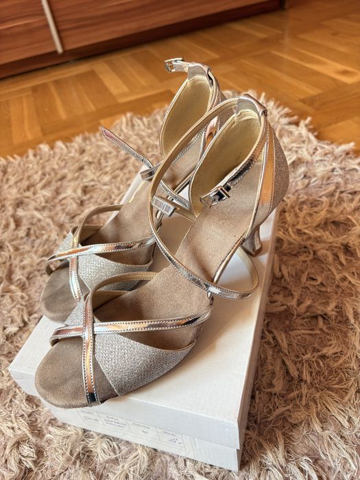 Srebne buty taneczne