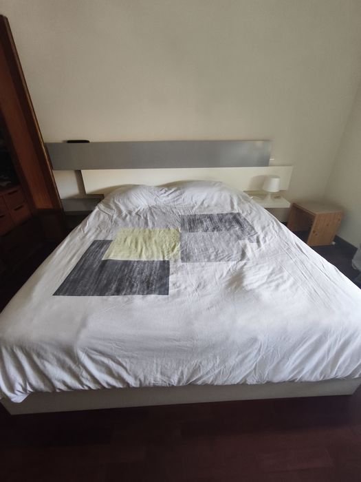 Vendo mobília de quarto de casal completa + colchão