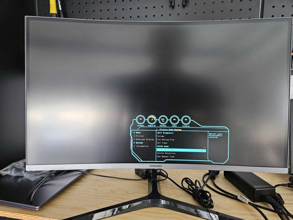 Samsung Gaming Monitor LC27JG56QQUXEN 27" 1440p 144Hz FreeSync