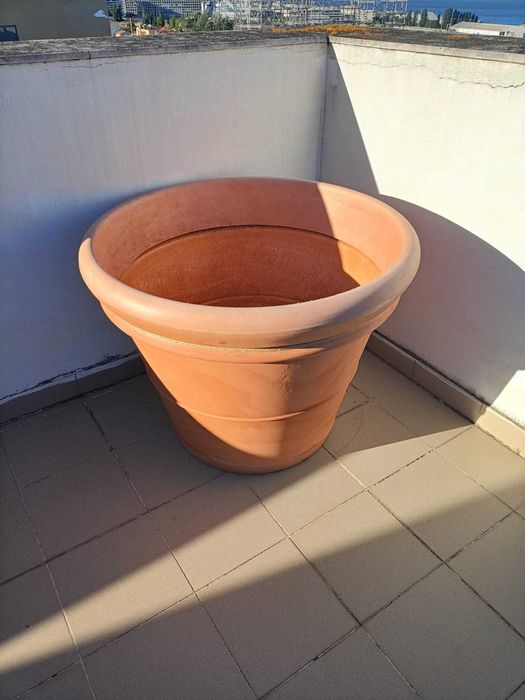 VASOS GRANDES EM PVC PARA PLANTAS – Resistentes e elegantes!