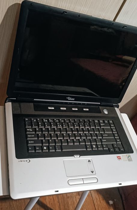 portátil Fujitsu Siemens Amilo M3438G
