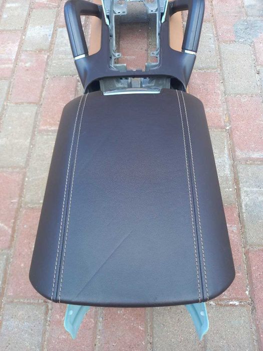 Подлокотник porsche cayenne 958