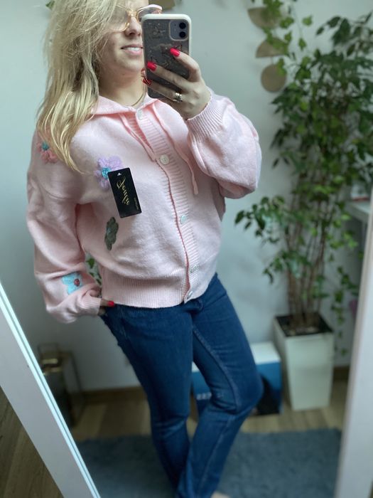 Sweter kwiaty 3d puder  roz bawelna 44 ciekawy mieeki