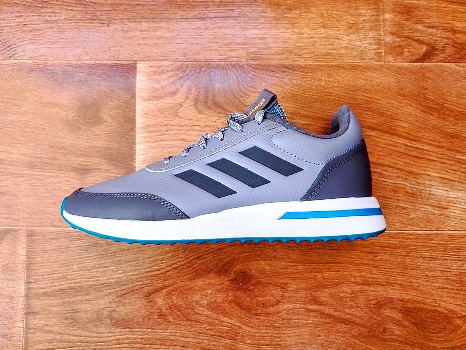 Жіночі оригінальні  кросівки Adidas run 70s з технологією climawarm