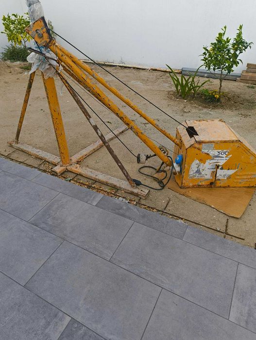 Vende-se grueta 300kg mais carinho de mão.