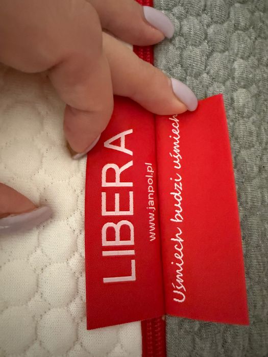 Łóżko domek w zabudowie + tapicerowane panele + materac + led