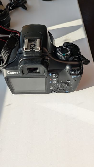 Продам фотоапарат Canon EOS 1100D