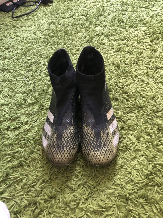 Chuteiras adidas predator verdes e preta