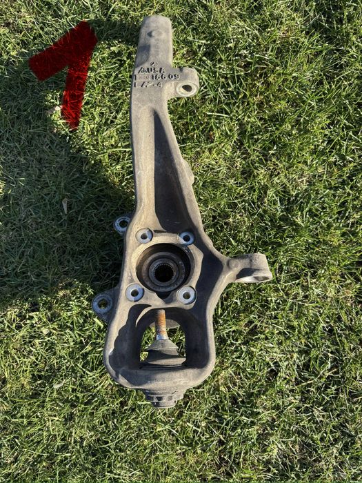 Поворотний кулак Mercedes Benz