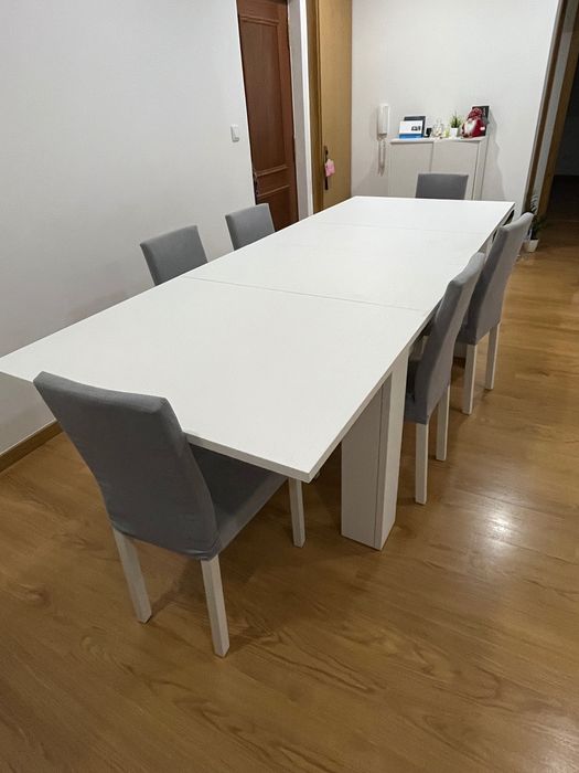 Mesa de jantar e 6 cadeiras