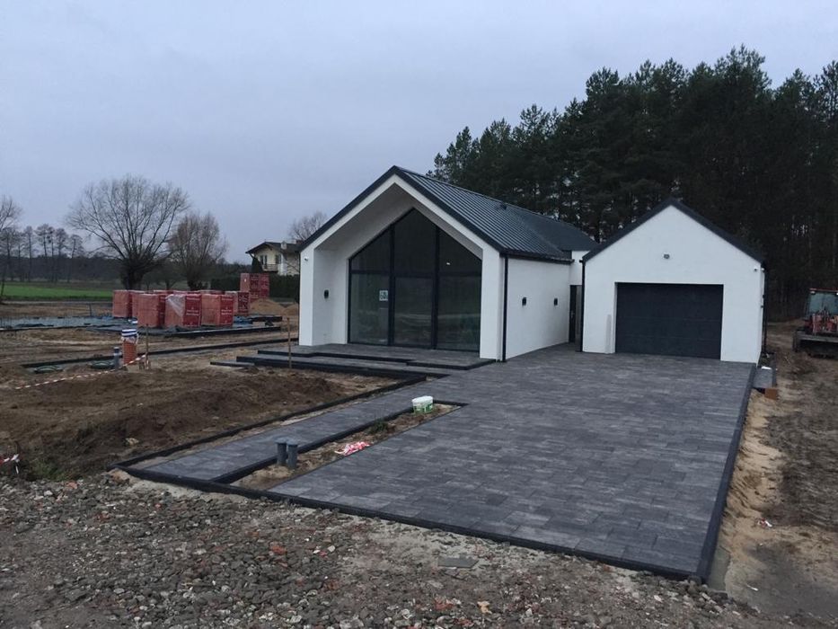 Profesjonalne układanie kostki brukowej. Brukarstwo