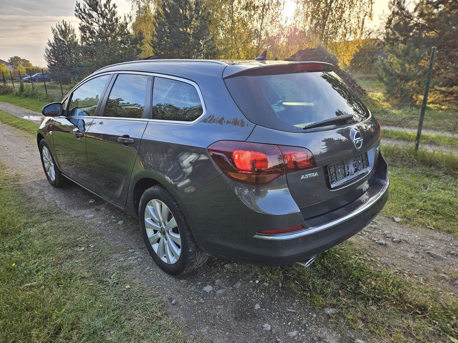 Astra J 2015 rok, bogata opcja.