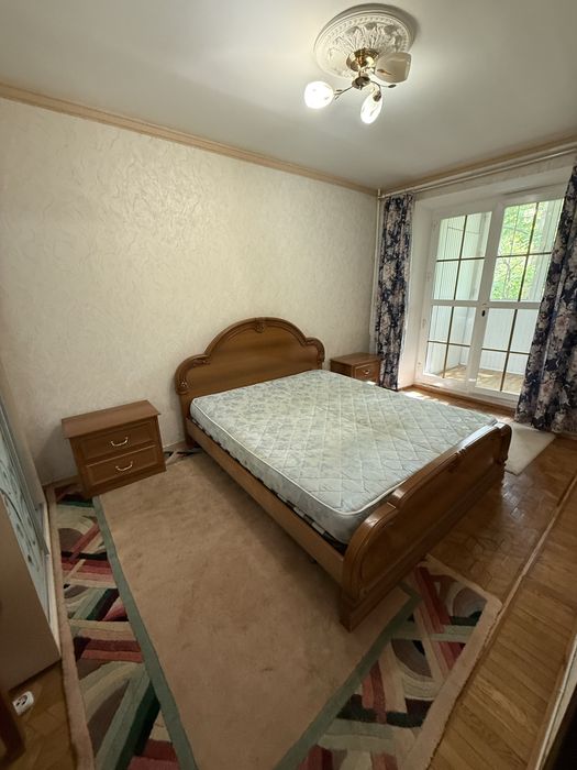 Продам 2-ком квартиру  в кирпичном доме Академика Королева