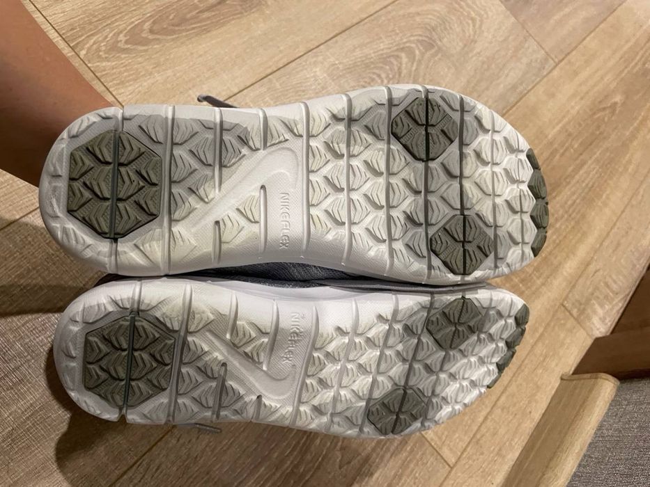 Кросівки nike жіночі