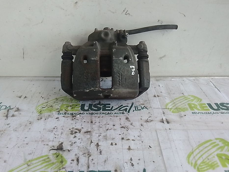 Pinça travão / maxila de travão frente esquerda MITSUBISHI Colt VI (Z3