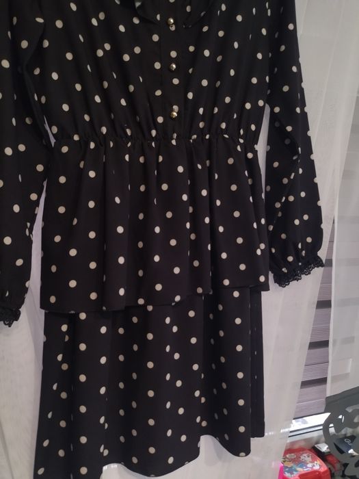 Sukienka w stylu Vintage w grochy