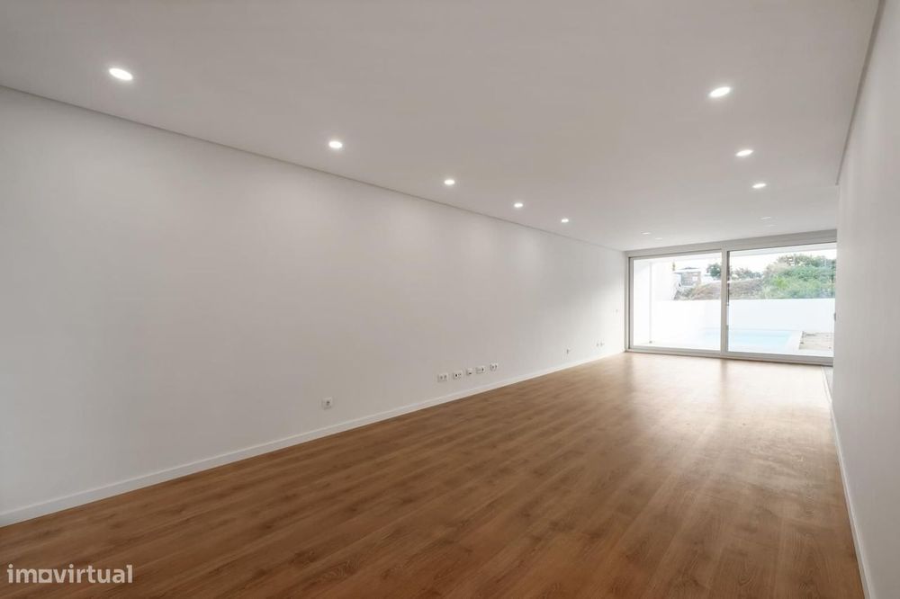 Moradia Geminada T3 com piscina, Quinta da Amizade, Setubal