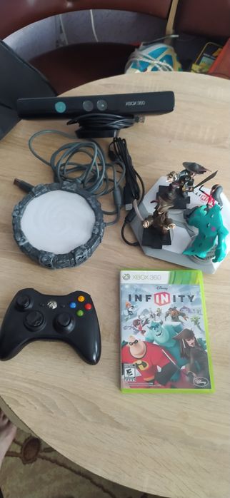 Продам комплект до Xbox 360 кінект джойстик