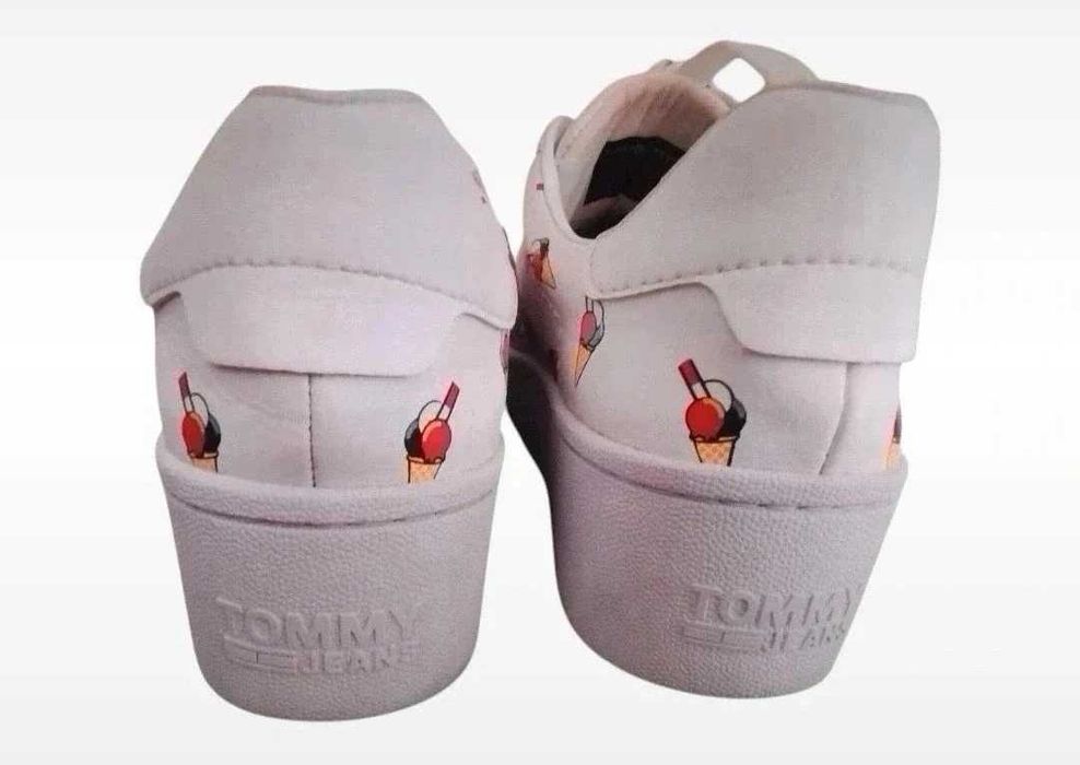 Białe damskie sneakersy na platformie Tommy Hilfiger /  r 37