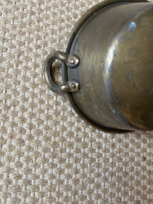 Taça antiga pequena em bronze