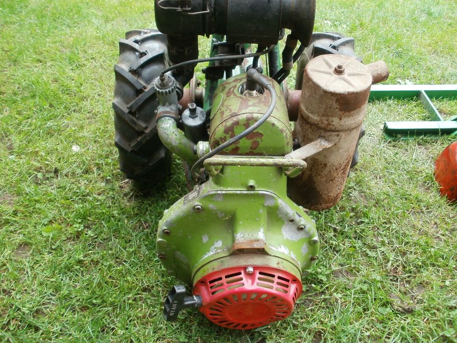 Traktorek glebogryzarka AGRIA