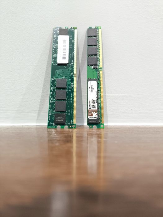 Memória RAM DDR2 - 2x 1GB