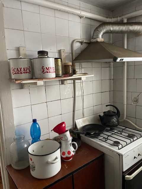 Продам частину будинку в районі училища в гарному і зручному місці