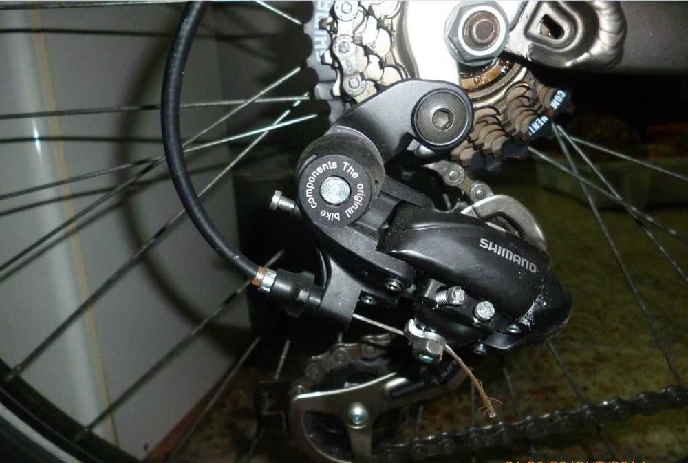 Bicicleta em alumínio. Vendo ou troco por instrumento musical.