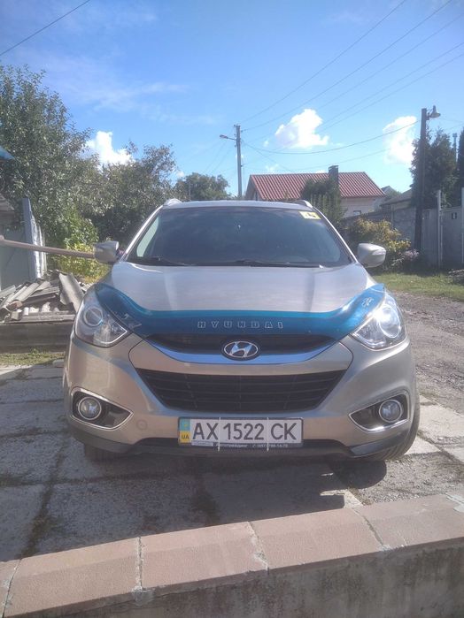 Продам автомобиль Хундай икс 35 2011 года выпуска в хорошем состоянии