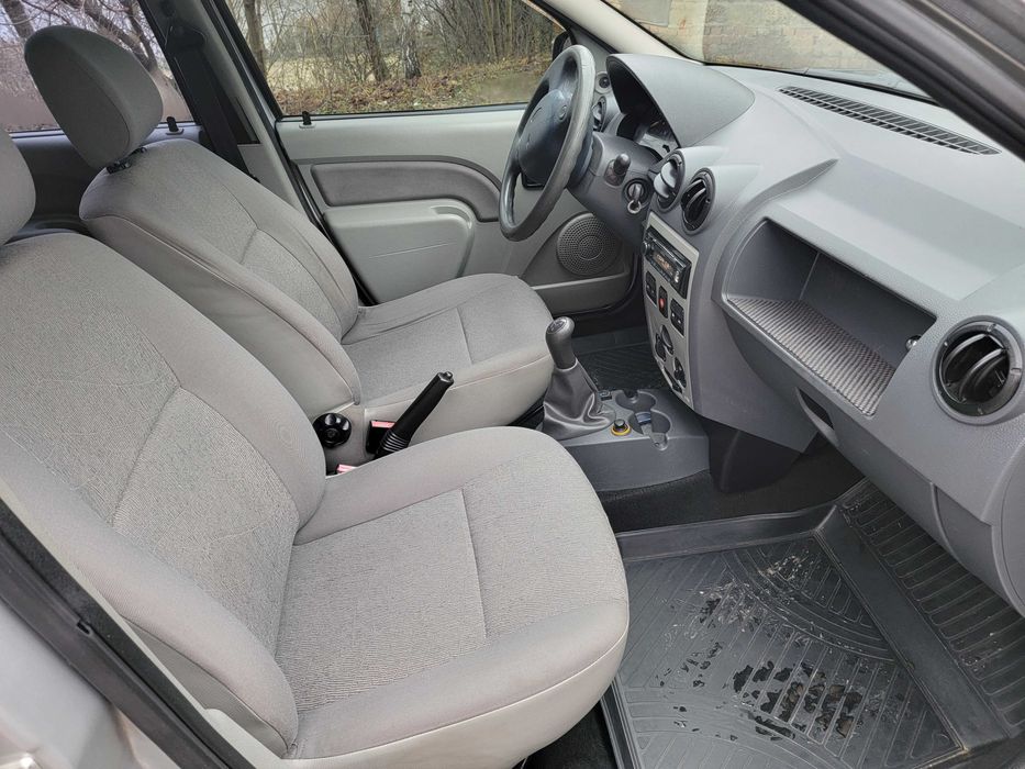 RENAULT LOGAN 2010г. продам