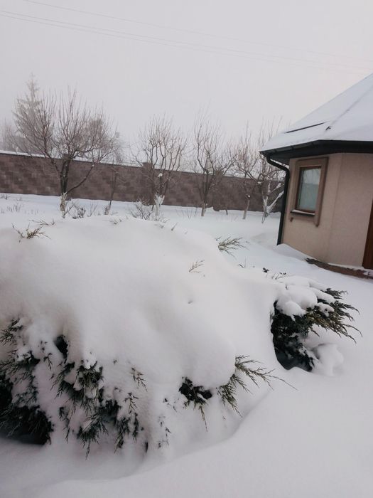 Продаж будинку з ремонтом на околиці міста