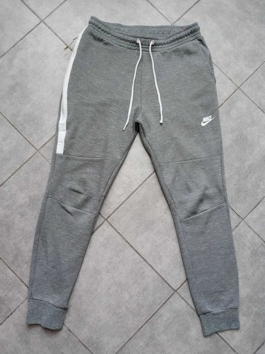 Spodnie Nike Tech Fleece M Szare Joggery
