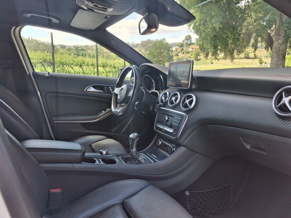 Mercedes-Benz A180 D Amg Pack Night