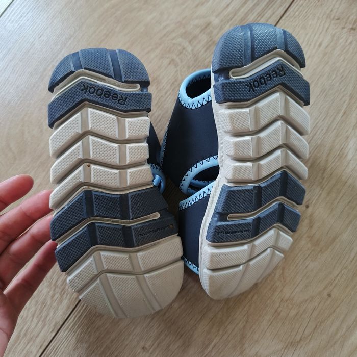 Sandałki chłopięce 26 Reebok nowe