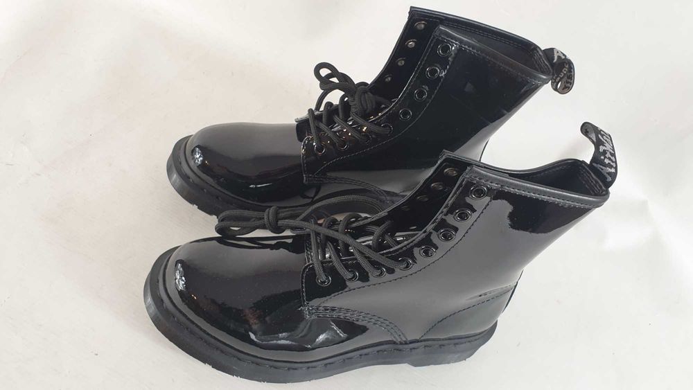 Glany Dr. Martens 1460 Mono r. 40