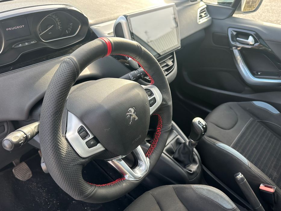 Peugeot 208 1.4HDI Panorâmico