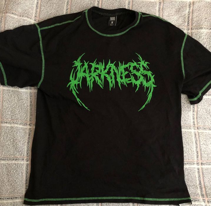 чорна футболка неформальна