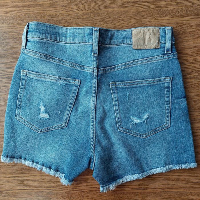 H&M Damskie Jeansowe krótkie spodenki Przetarcia Rozm. 38
