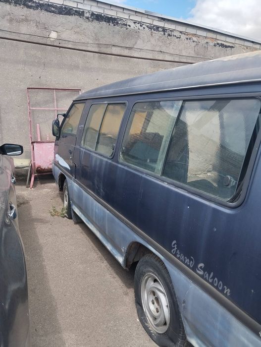 Продаю Hyundai H1 на запчастини