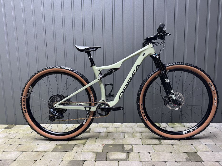 Карбоновий Велосипед Orbea Oiz AXS. Вилка Fox