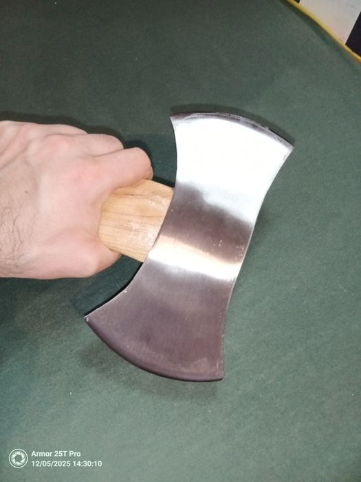 Siekiera podwójna dwustronna dwuostrzowa