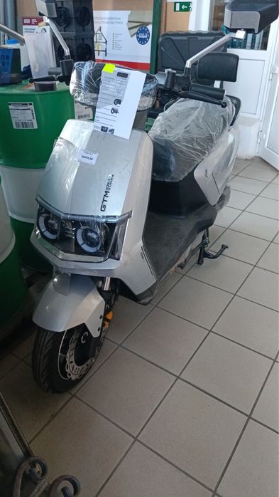 новий електроскутер gtm flex 1500w 72v 26ah