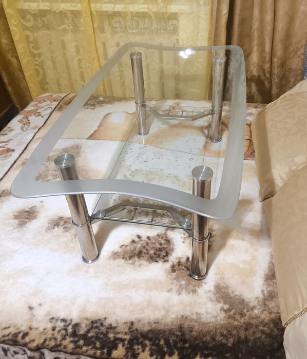 Скляний стіл,віддам дешево-самовівіз!!