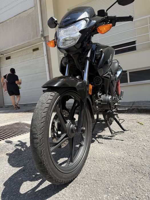 Honda CB125F de 2024 39.0984 km.