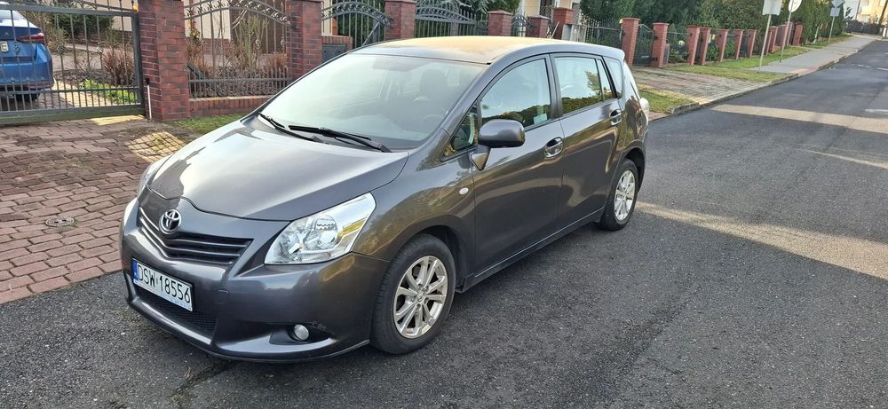 Toyota Verso pierwszy właściciel, bardzo mały przebieg,  kupiony w polskim salonie