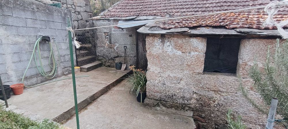 Moradia em Pedra em fase de Restauro