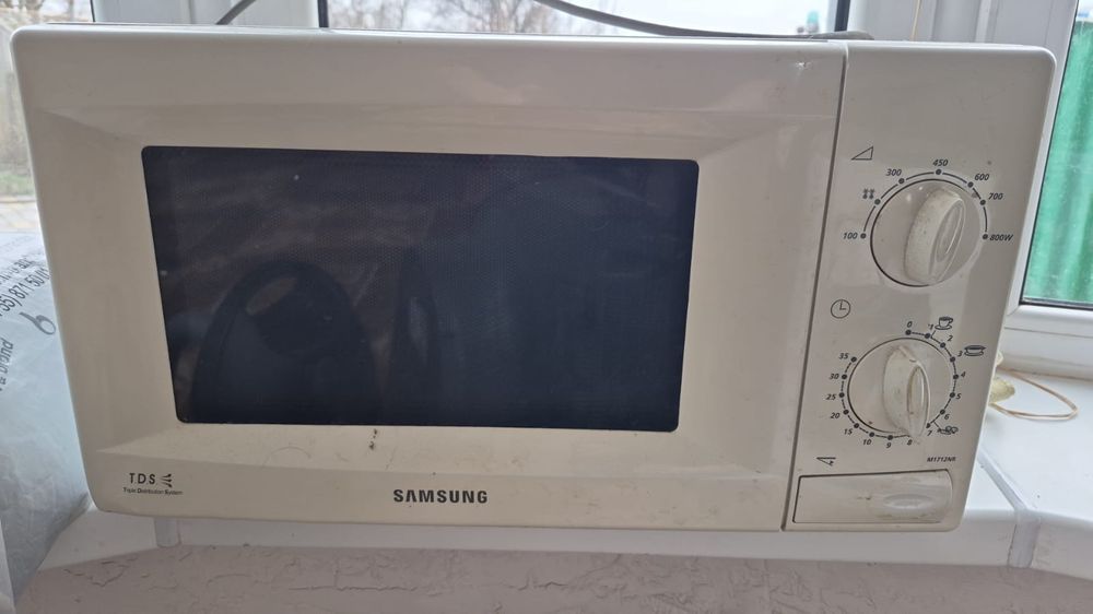 Продам мікрохвильовку Samsung